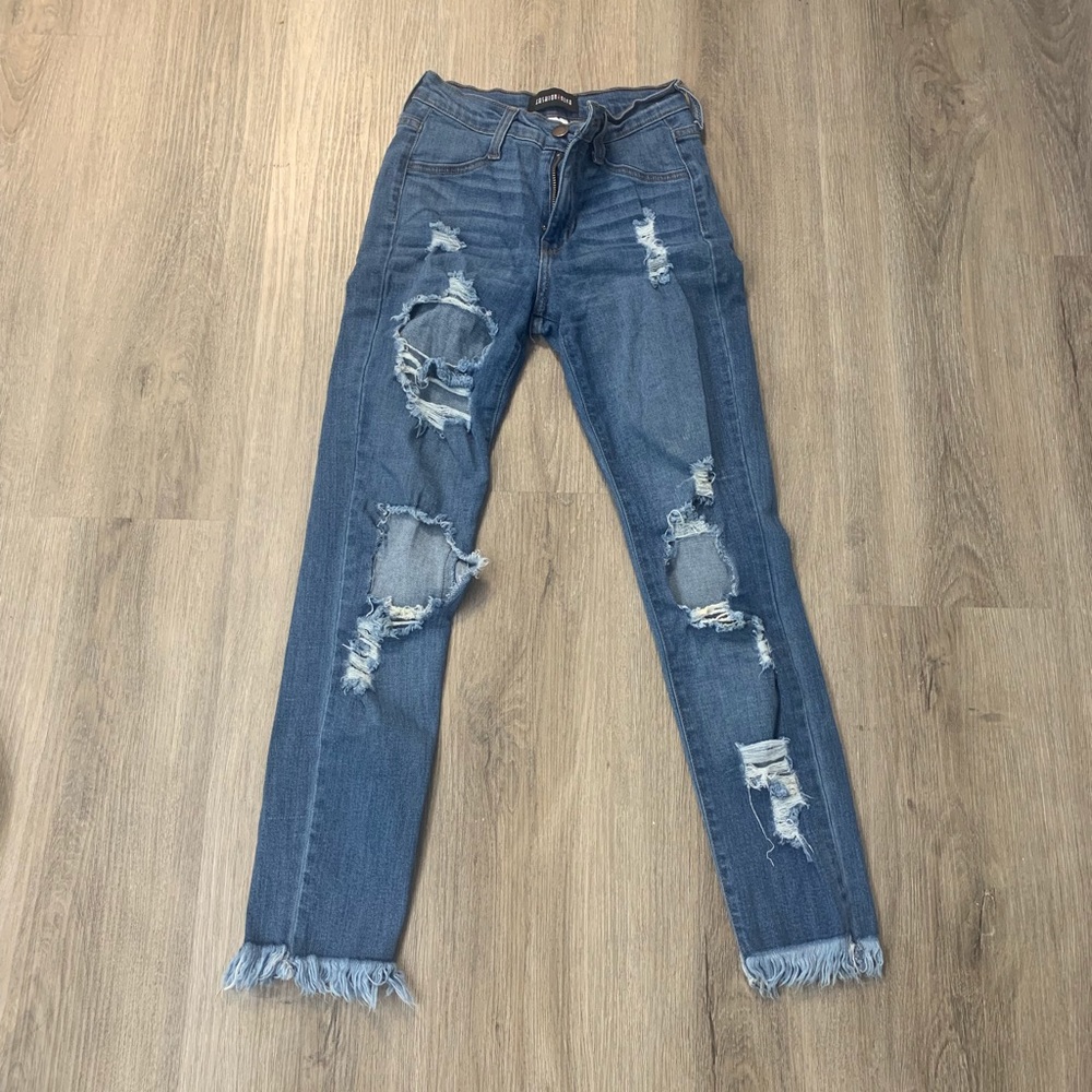 FASHION NOVA RIPPED JEANS - Picture 4 of 7